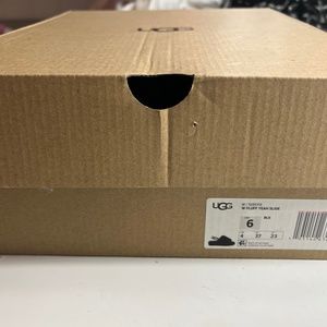 UGG W FLYFF YEAH SLIDE BLK SIZE 6